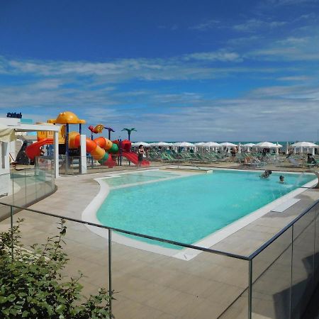 Hotel Villa Linda - Family Hotel - Nuova Costruzione Antisismica Riccione Buitenkant foto