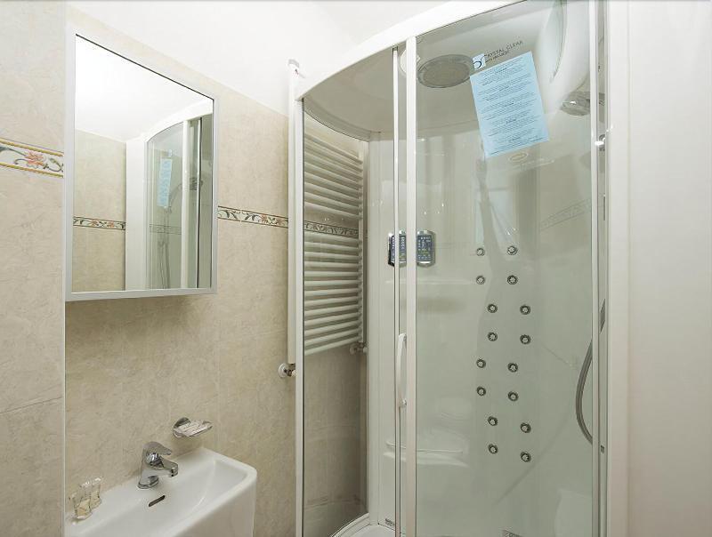 Hotel Villa Linda - Family Hotel - Nuova Costruzione Antisismica Riccione Buitenkant foto