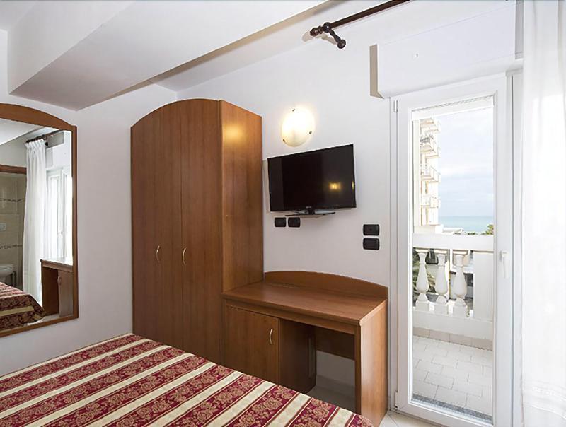 Hotel Villa Linda - Family Hotel - Nuova Costruzione Antisismica Riccione Buitenkant foto