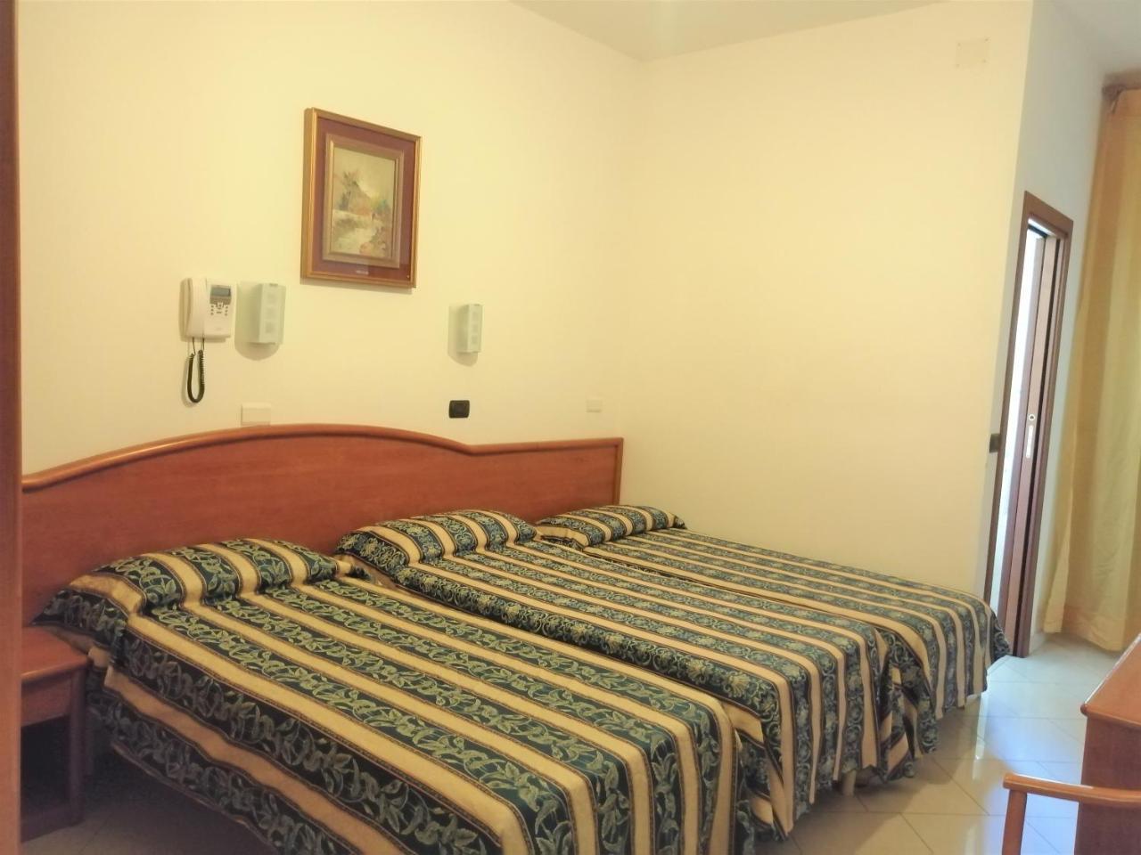 Hotel Villa Linda - Family Hotel - Nuova Costruzione Antisismica Riccione Buitenkant foto