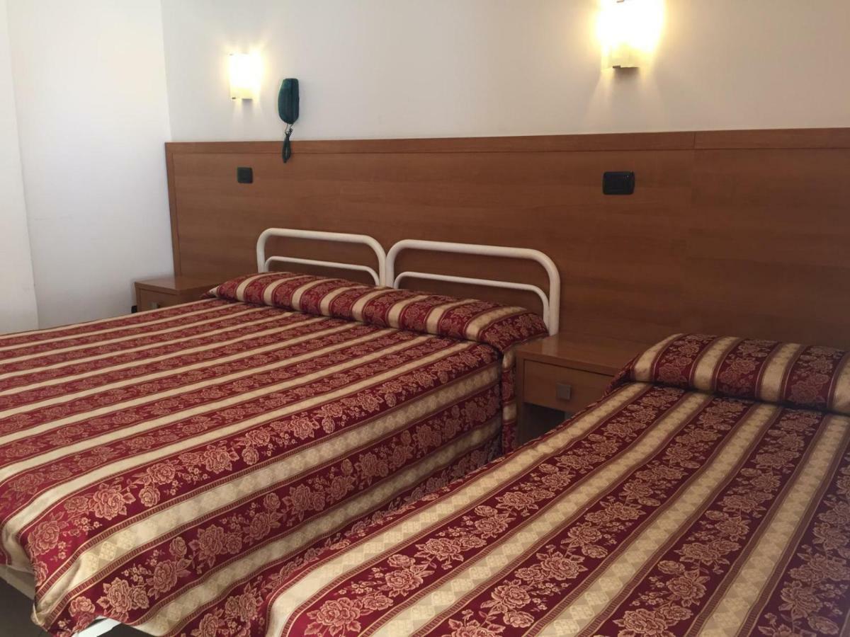 Hotel Villa Linda - Family Hotel - Nuova Costruzione Antisismica Riccione Buitenkant foto