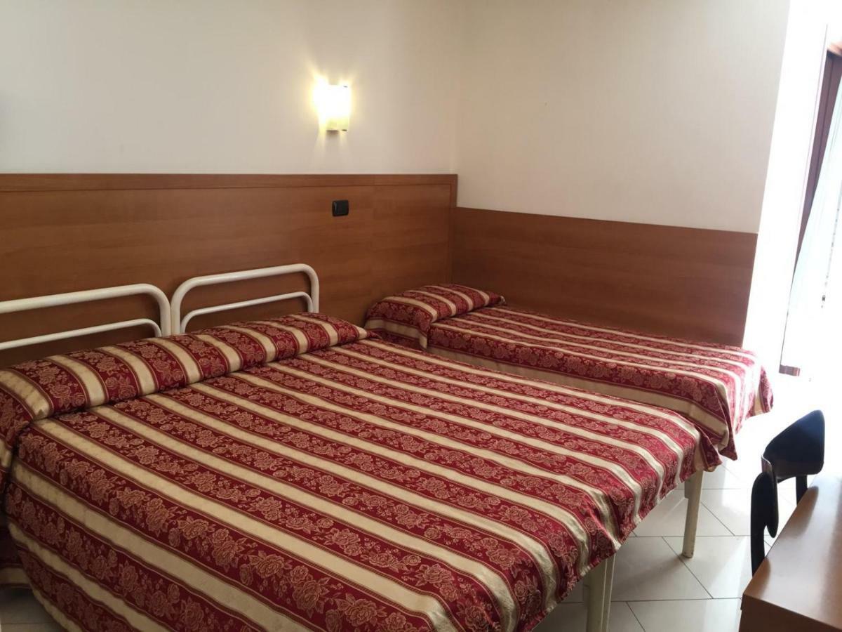 Hotel Villa Linda - Family Hotel - Nuova Costruzione Antisismica Riccione Buitenkant foto