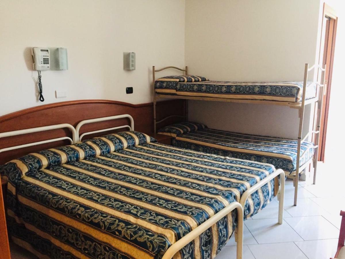 Hotel Villa Linda - Family Hotel - Nuova Costruzione Antisismica Riccione Buitenkant foto
