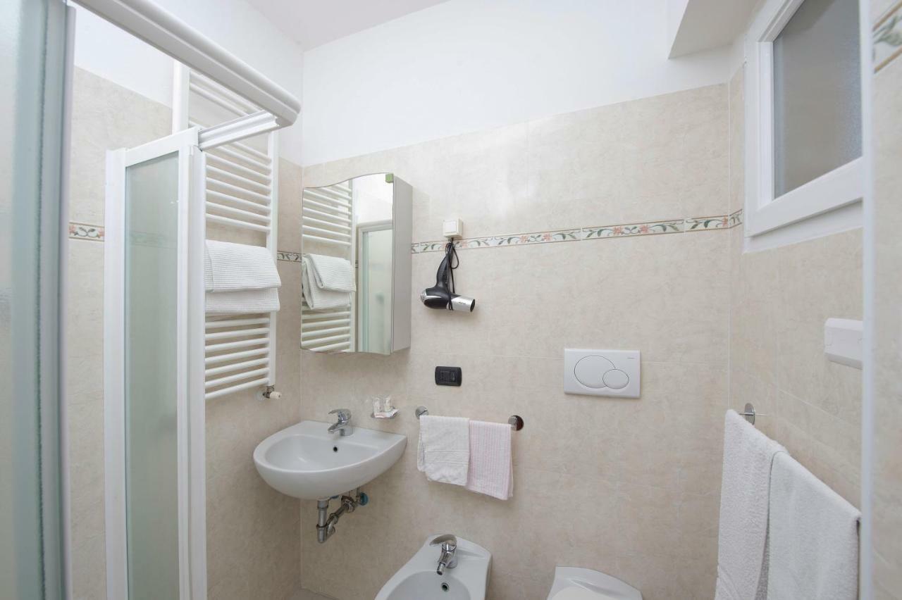 Hotel Villa Linda - Family Hotel - Nuova Costruzione Antisismica Riccione Buitenkant foto