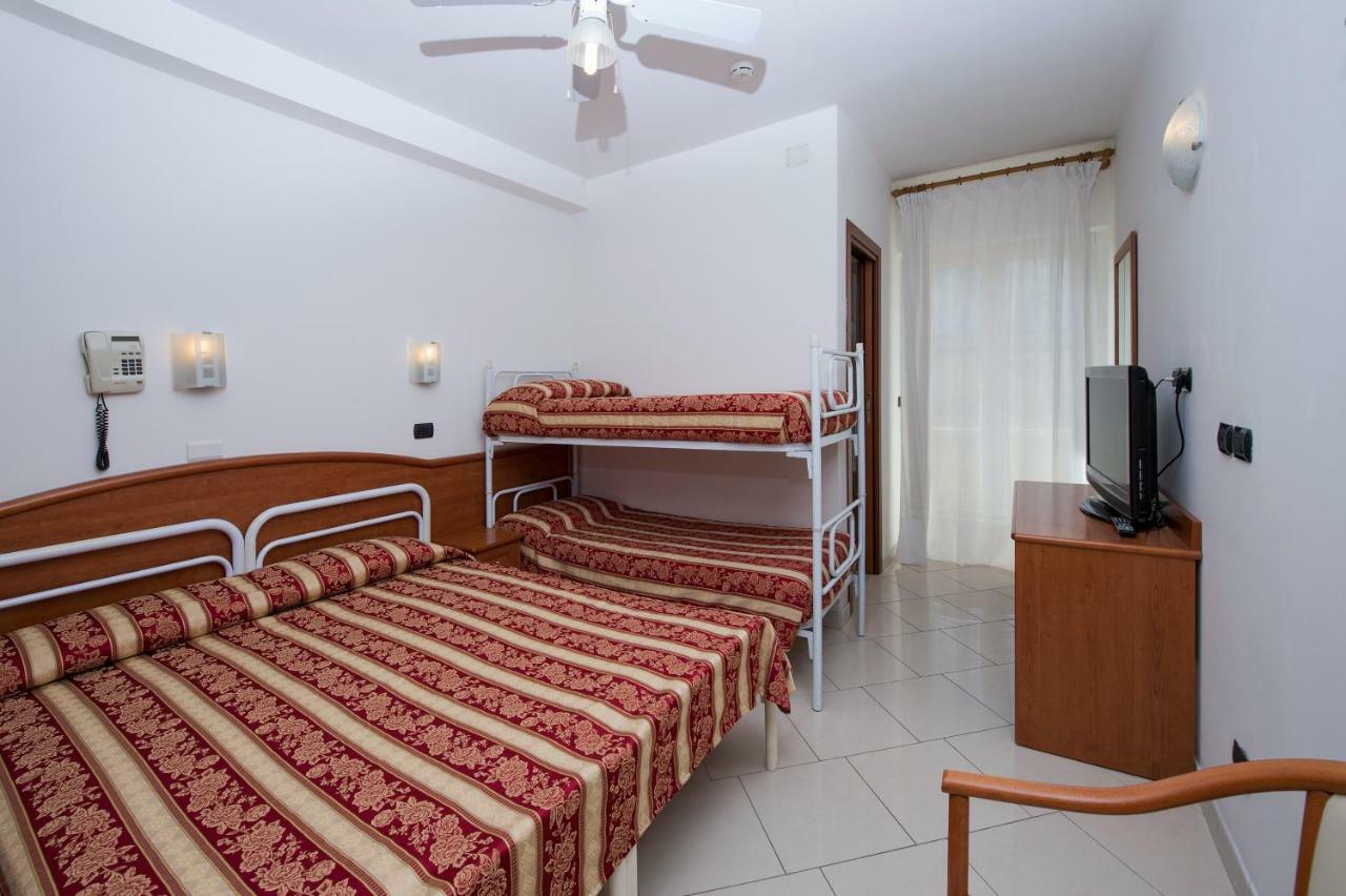 Hotel Villa Linda - Family Hotel - Nuova Costruzione Antisismica Riccione Buitenkant foto